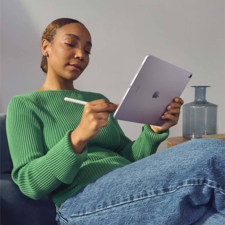 Планшет Apple iPad Air 13" 256Gb (2024) Wi-Fi сияющая звезда